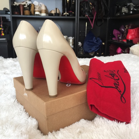SOLD 💯 Auth Louboutin Beige Taupe Pumps 39 9 - Picture 8 of 8